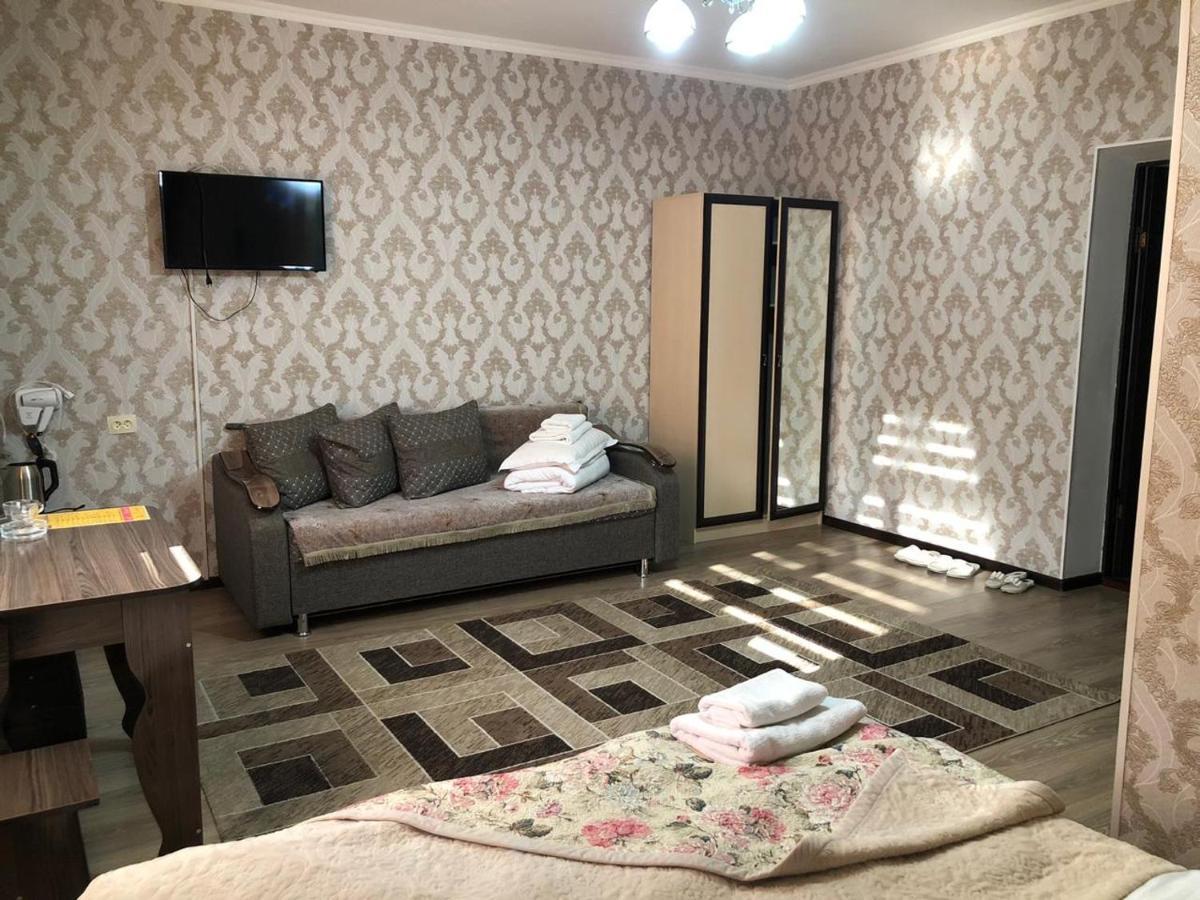 Hotel Keruen Taraz Esterno foto